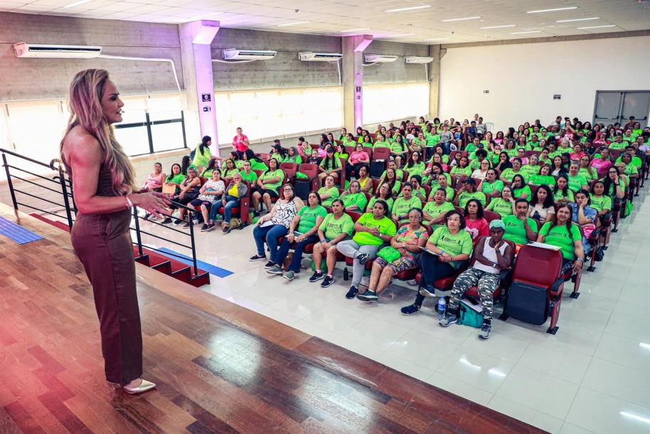 Integrantes do Parnaíba Mais Leve participam de palestra sobre emoções e saúde