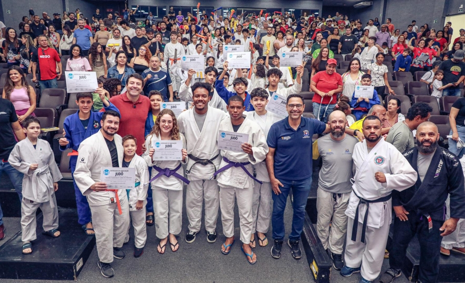 604 alunos passam de nível e são reconhecidos na Arena de Eventos em Santana de Parnaíba