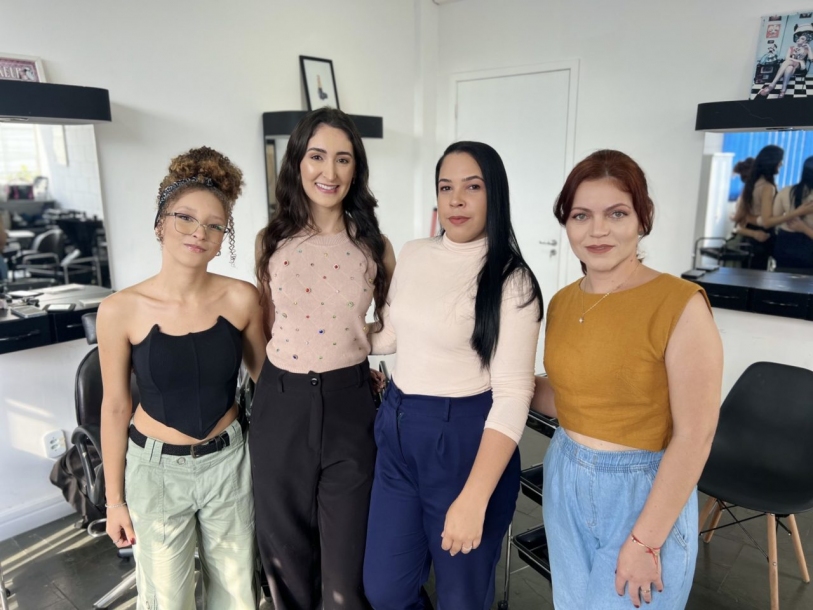 Fundo Social de Cajamar promove workshop de automaquiagem