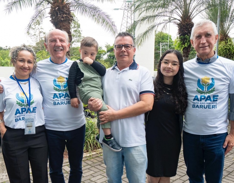 Prefeito Beto Piteri acompanha eleição da nova diretoria da APAE Barueri
