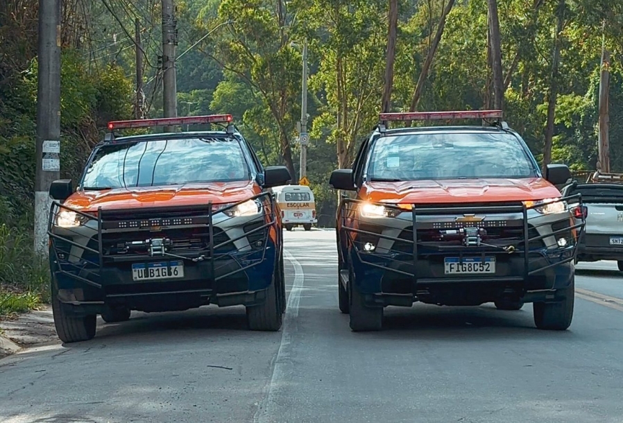 Kauan Berto entrega três novas viaturas 0 km para reforçar as operações da Defesa Civil