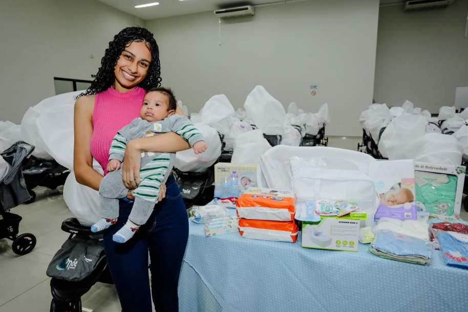 Mais de 100 mamães são contempladas com o kit Mãe Parnaibana 