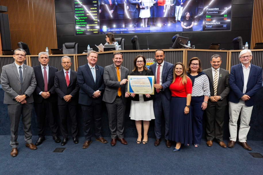 Colégio Presbiteriano Mackenzie recebe homenagem na Câmara de Barueri