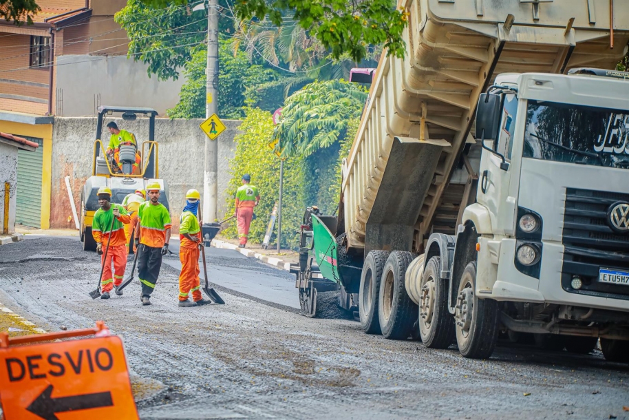 Programa de recapeamento avança e amplia melhorias na mobilidade em Santana de Parnaíba