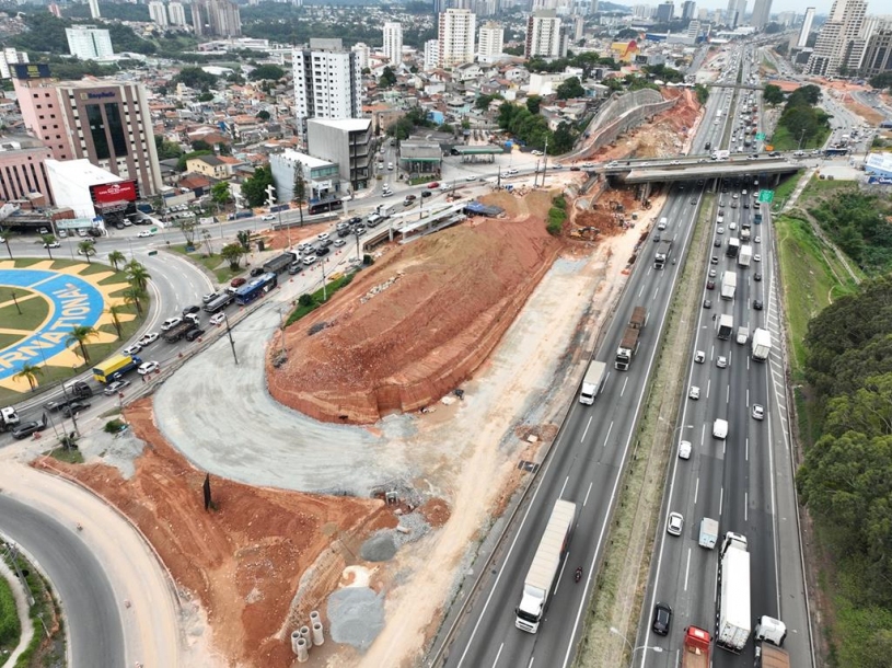 Prefeitura de Barueri informa sobre interdições noturnas devido às obras na Castello Branco
