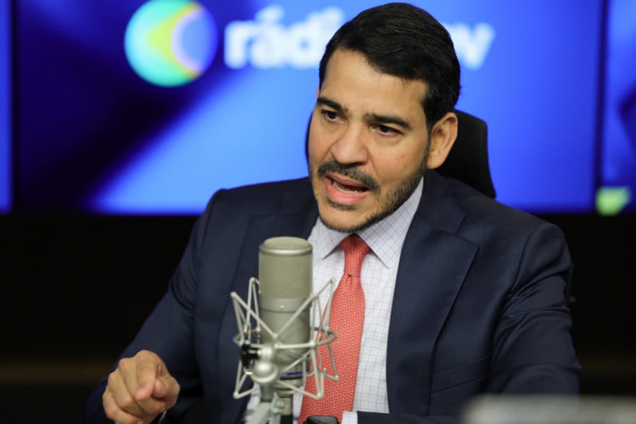 Lula indica Messias para vaga de Barroso no STF