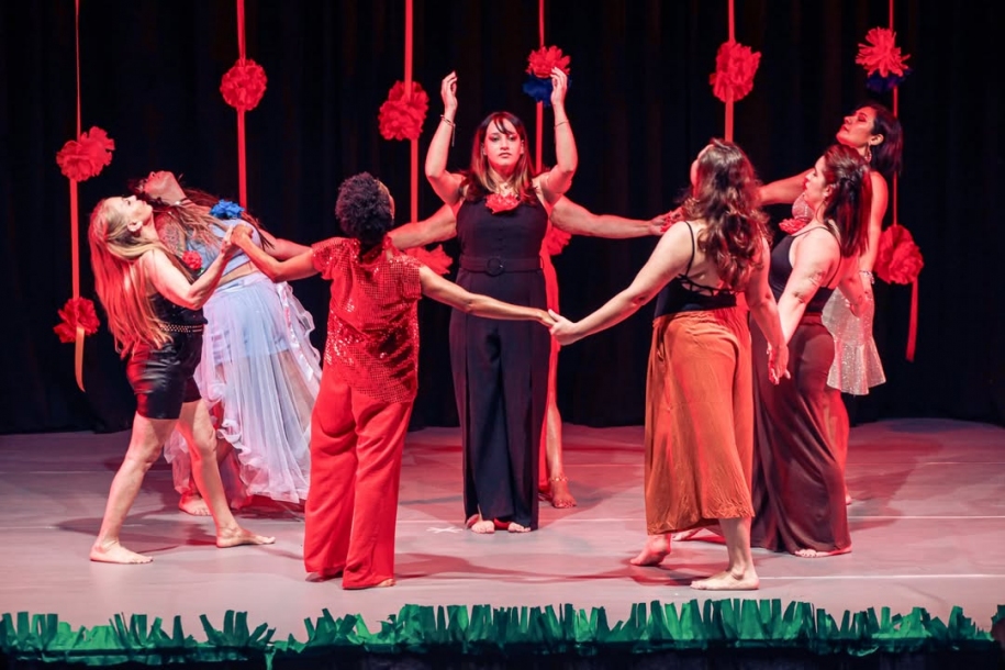 Espetáculo "A Magia das Flores" encanta público em apresentação com mais de 300 alunos