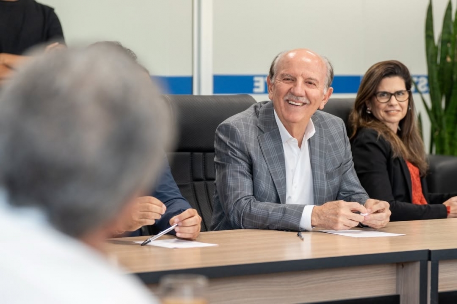 Beto Piteri discute serviços da ENEL e Reforma Tributária no CIOESTE