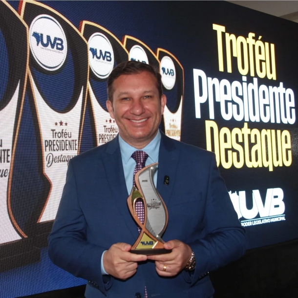 Wilson Zuffa recebe o Troféu Presidente Destaque em Brasília 