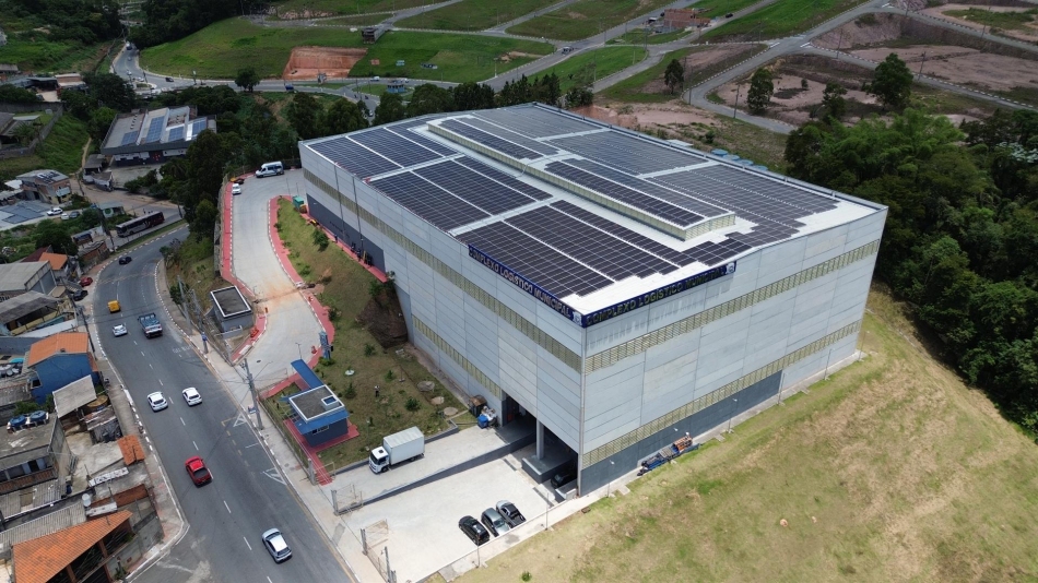 Santana de Parnaíba avança na implantação de placas solares em prédios públicos