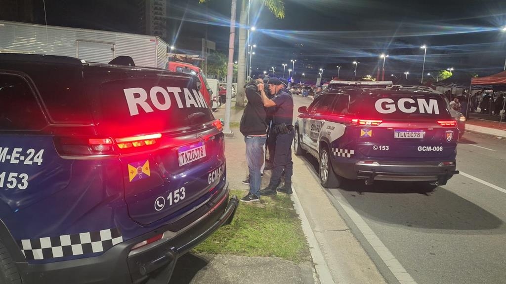 Operação Corta Giro recolhe oito motos e aplica 14 autuações em ação da GCM de Barueri