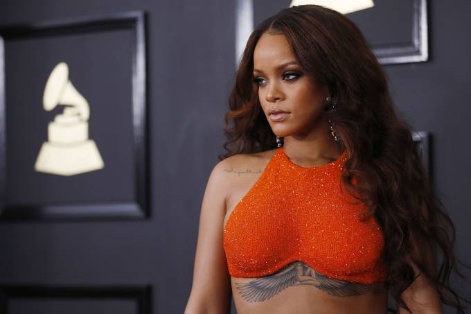 Rihanna pede boicote a Snapchat por piada com violência doméstica
