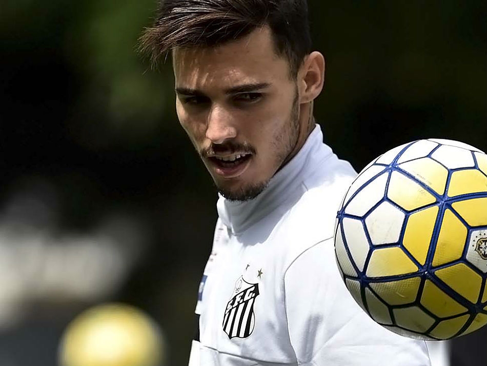 Corinthians emite nota oficial e bate o martelo sobre negociação 