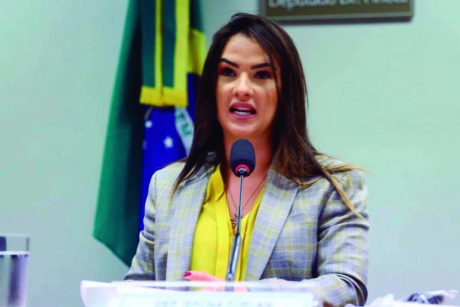 Deputada estadual Bruna Furlan celebra formatura da Educação Básica em Barueri