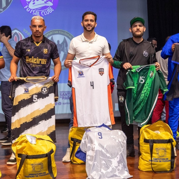 Elvis Cezar reforça apoio ao esporte na premiação dos Melhores do Ano do futebol 2025