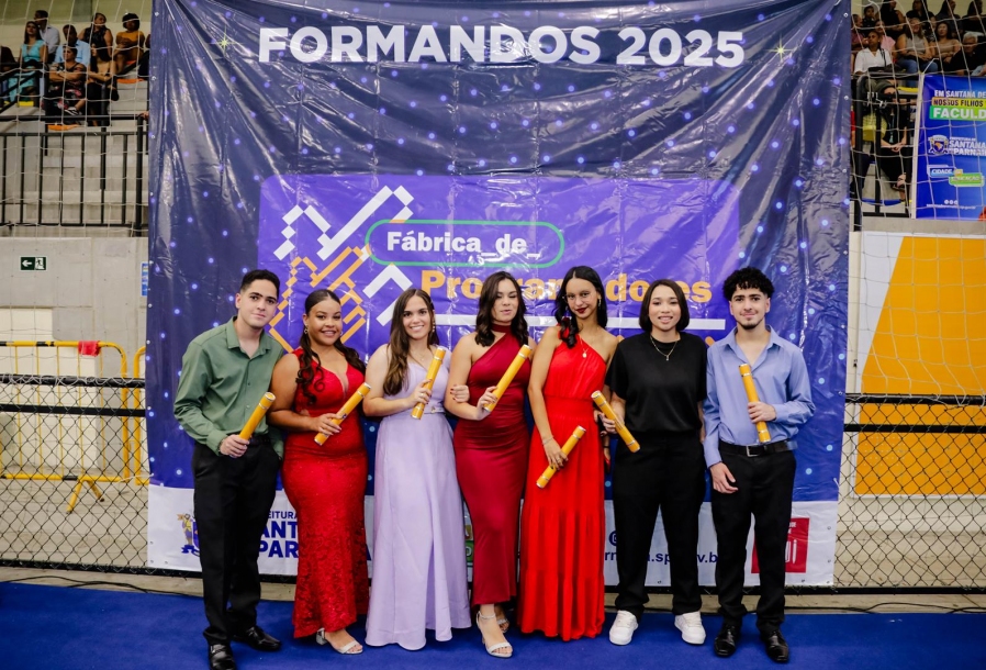 Santana de Parnaíba celebra formatura de alunos da Fábrica de Programadores e do projeto Conect