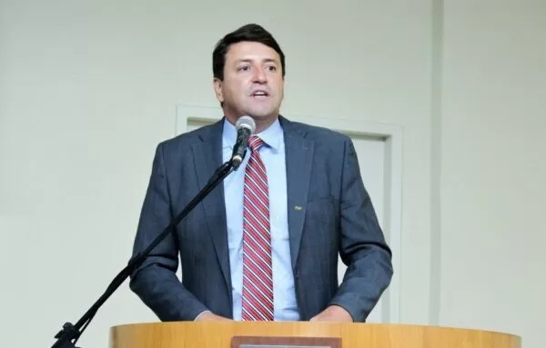 Prefeito Elvis Cezar reforça investimentos em sinalização e segurança no trânsito de Santana de Parnaíba