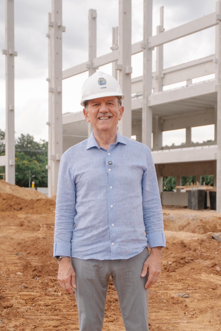 Prefeito Beto Piteri acompanha obras de  construção da nova Maternidade Municipal