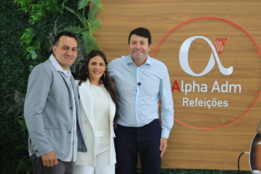 Prefeito Elvis Cezar inaugura restaurante do Centro Administrativo Bandeirantes