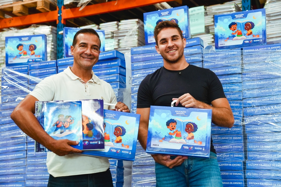 Prefeito Kauan Berto garante apostilas prontas para o início do ano letivo nos Colégios do Futuro de Cajamar