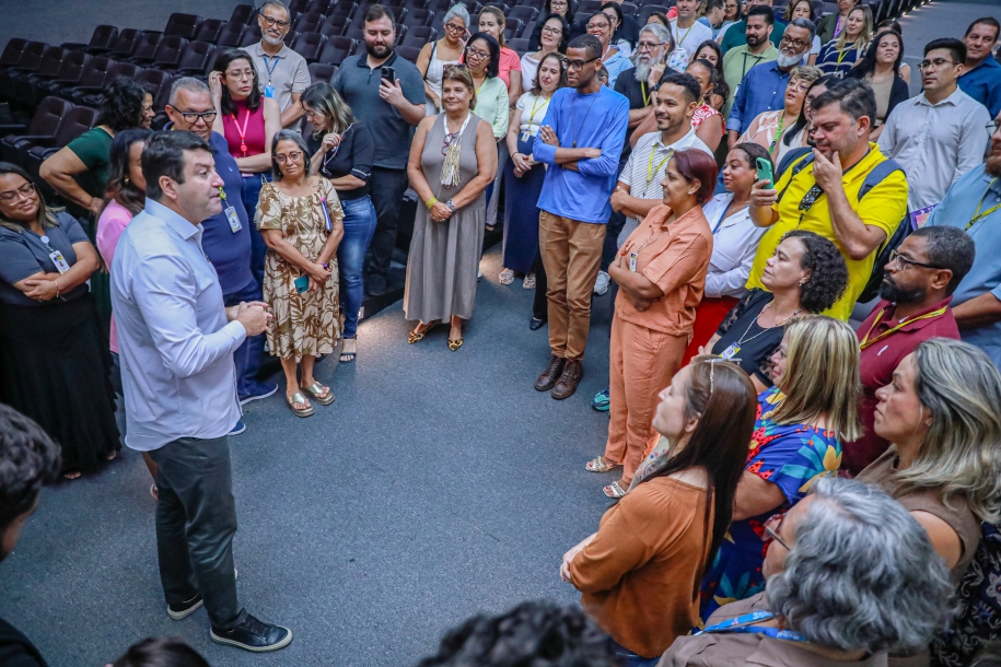 Elvis Cezar promove reunião com gestores da rede municipal de ensino