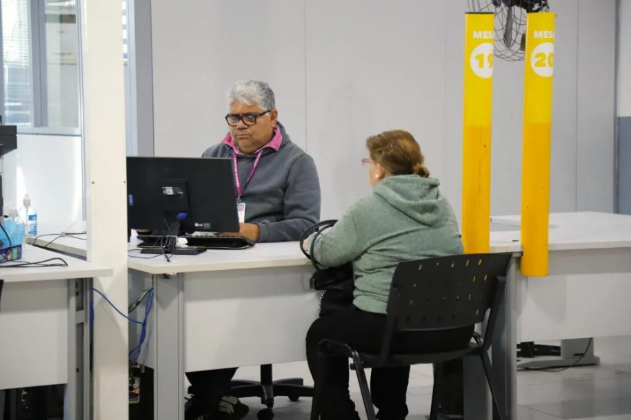 Barueri anuncia mais 23 vagas de emprego com salários de R$ 1.717,20 a R$ 4.200,00 