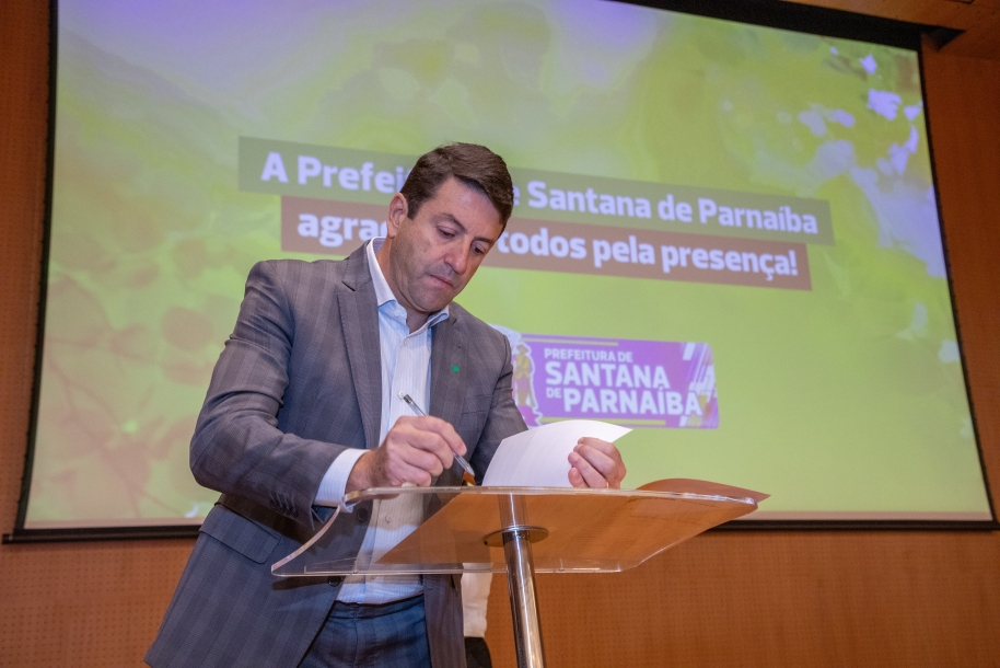 Prefeito Elvis Cezar assina autorização para início das obras do Reservatório Gênesis 