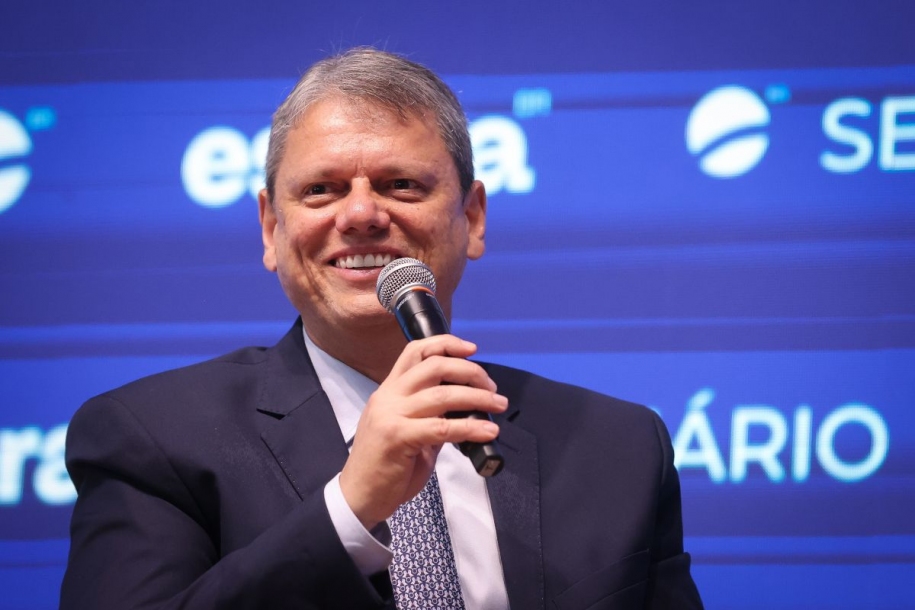 Tarcísio salta e marca 51% contra Haddad no 1º turno em SP, diz Paraná Pesquisas