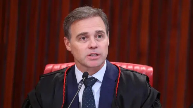 Desfile em homenagem a Lula pode configurar propaganda eleitoral, diz André Mendonça 