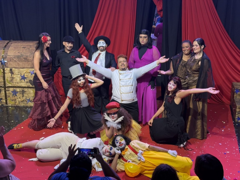 Talento e emoção marcam encerramento das Oficinas de Teatro 2025 em Jordanésia