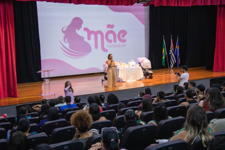 Selma Cezar reforça apoio às gestantes com entrega do kit Mãe Parnaibana