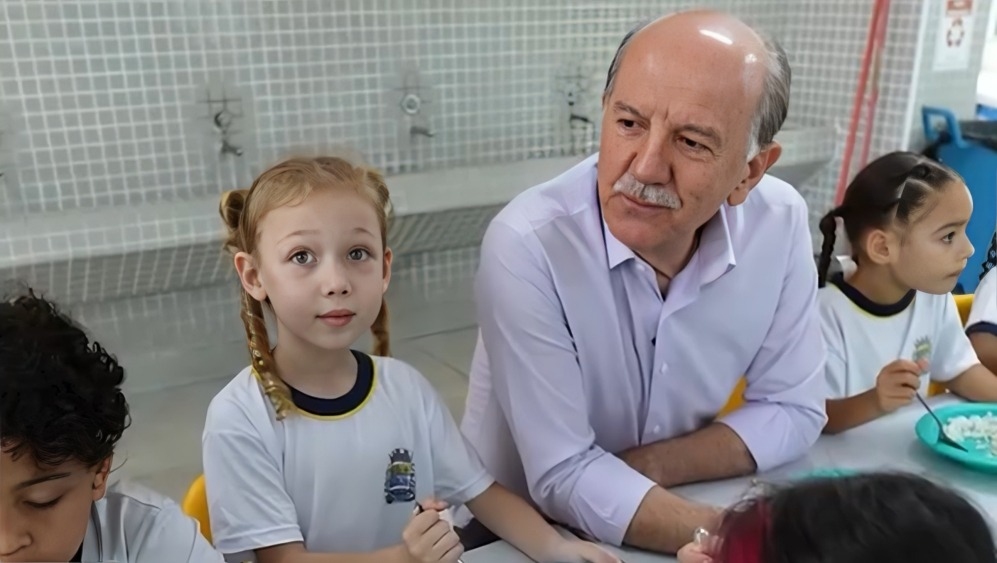 Prefeito Beto Piteri acompanha rotina escolar na EMEI Lucineia de Oliveira, na Vila Ceres