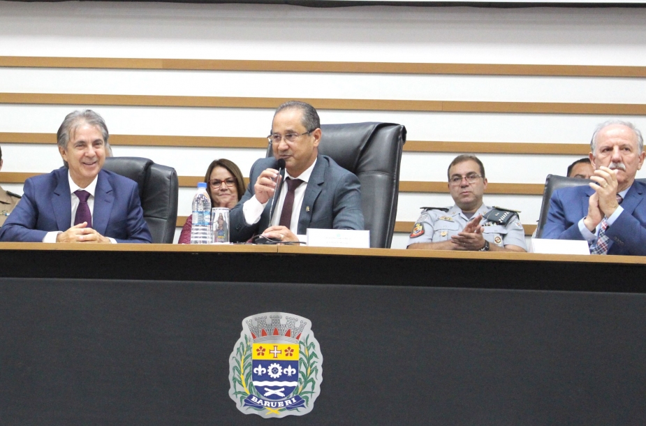 Barueri comemora 69 anos com paz e convergência dos poderes