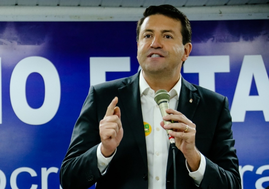 Prefeito Elvis Cezar pressiona Sabesp para resolver falhas no abastecimento de água