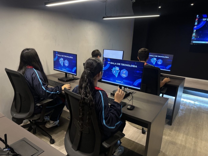 Kauan Berto amplia investimentos na Educação com nova sala de tecnologia e entrega de notebooks