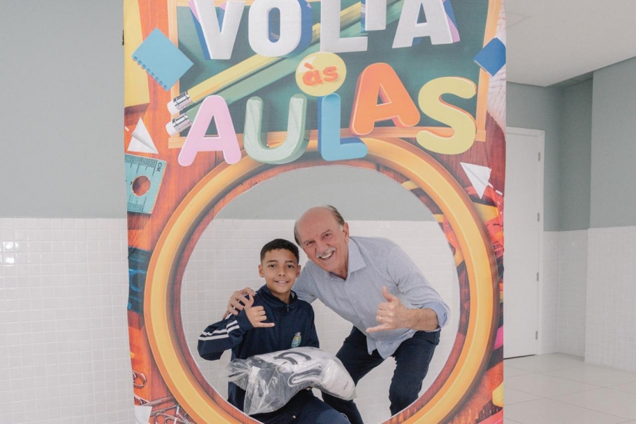 Prefeito Beto Piteri reforma EMEF Brandão e outras escolas para entregar neste ano