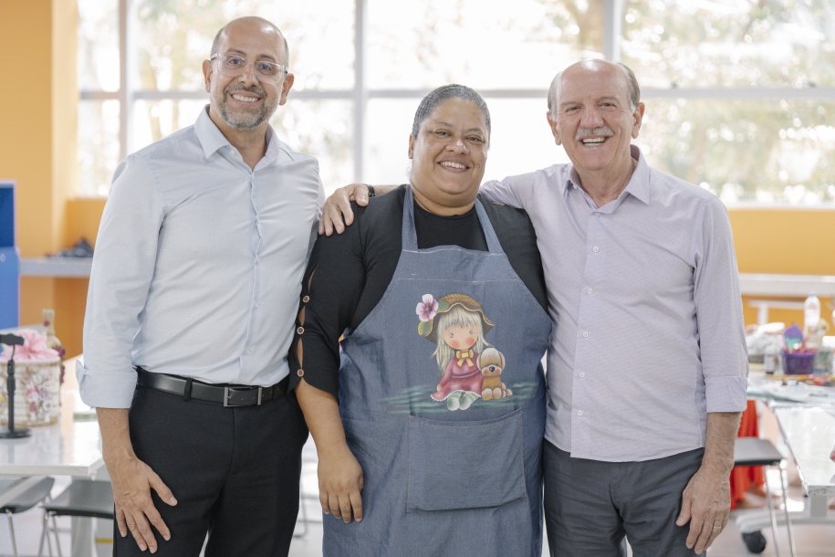 Beto Piteri visita Praça das Artes e celebra a formação de talentos em Barueri