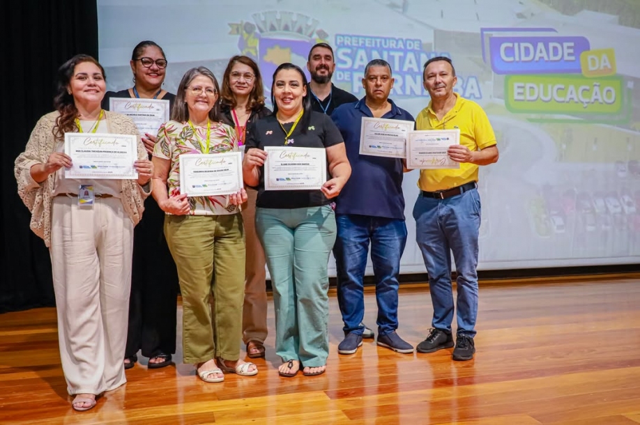 Santana de Parnaíba entrega certificados de evolução funcional e valoriza mais de 970 servidores municipais