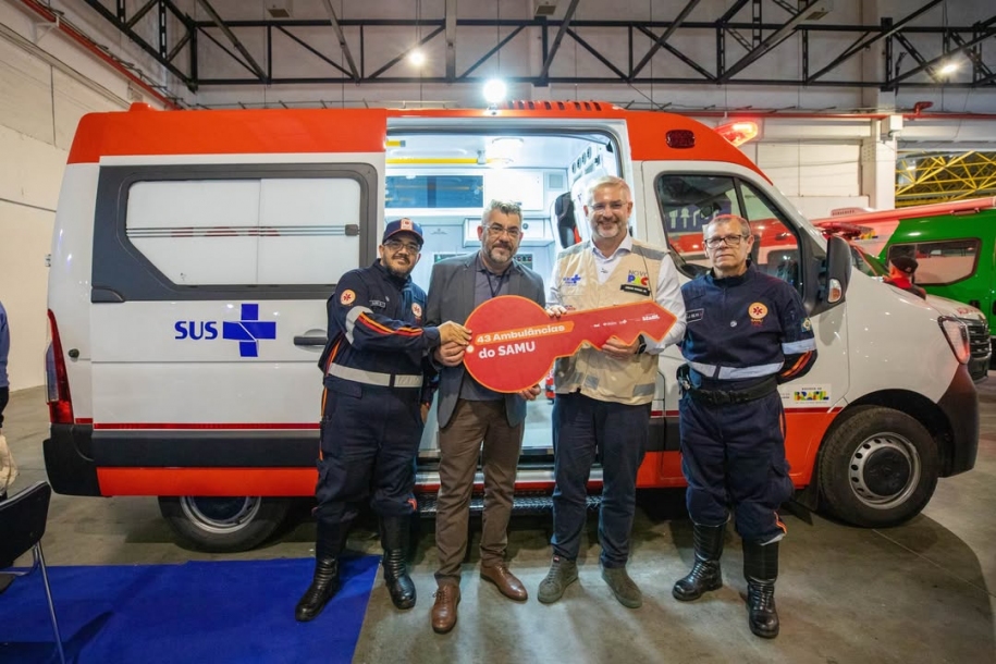 Santana de Parnaíba recebe duas novas ambulâncias para reforçar o SAMU