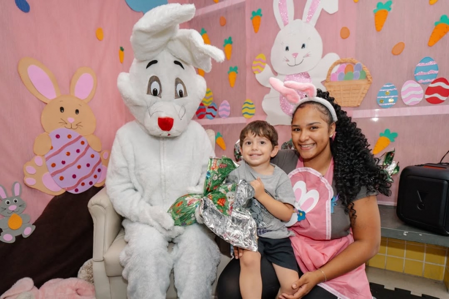 Beto Piteri reforça cuidado com as crianças e celebra a Páscoa na rede municipal de Barueri