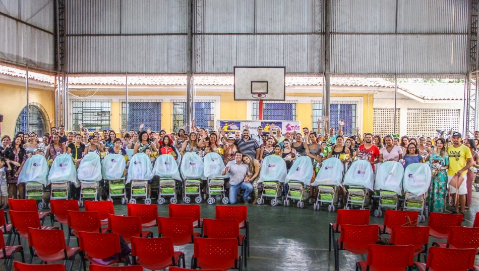 Programa Mãe Parnaibana supera marca de 3 mil kits entregues