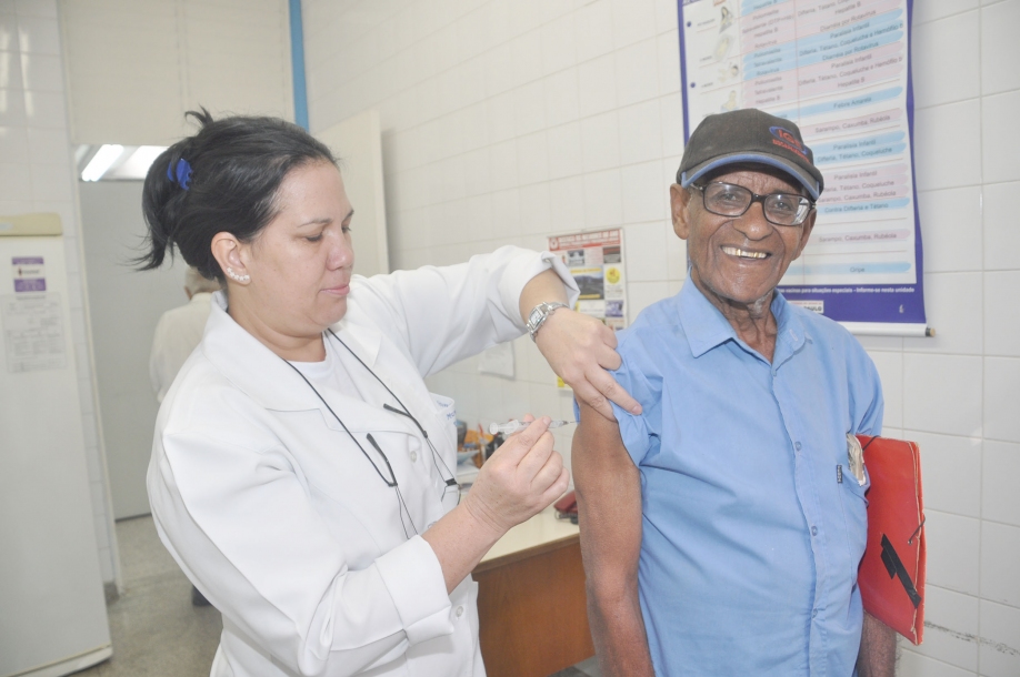 Campanha de vacinação contra gripe começa na segunda-feira 
