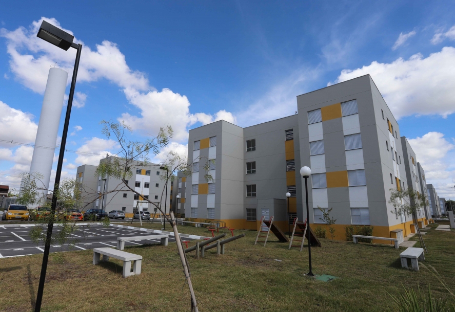 Governo de SP entrega mais 832 moradias populares 
