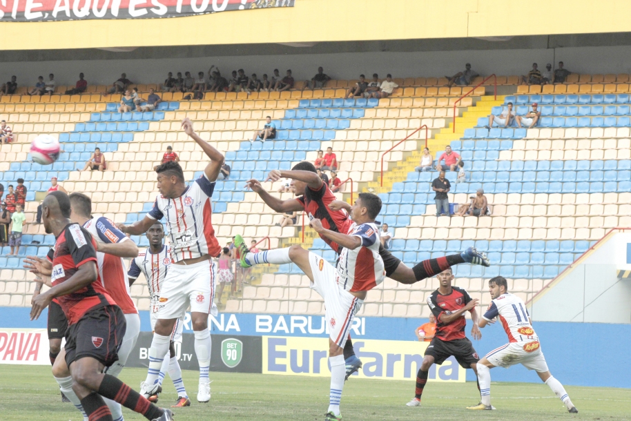Exposição “Futebol Nosso de Cada Dia” traz retratos da Copa