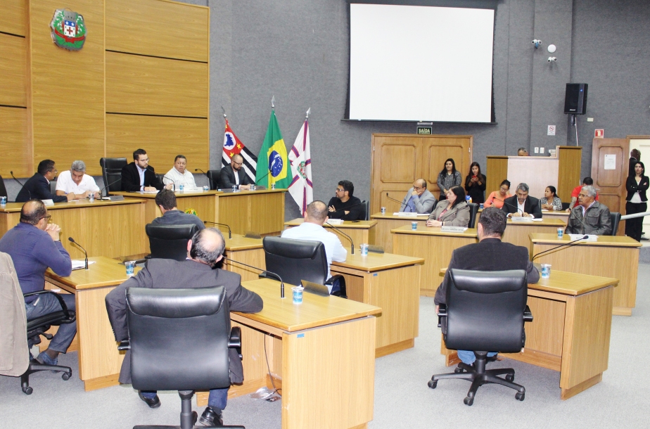 Câmara instala CEI para investigar denúncia de corrupção no HMC