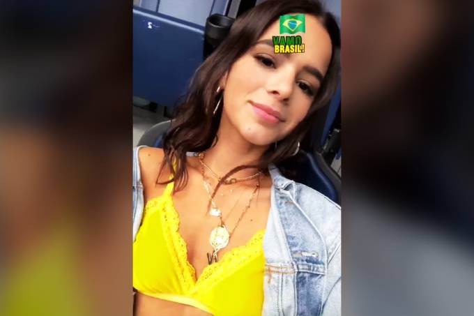 Bruna Marquezine fatura com sutiã patrocinado