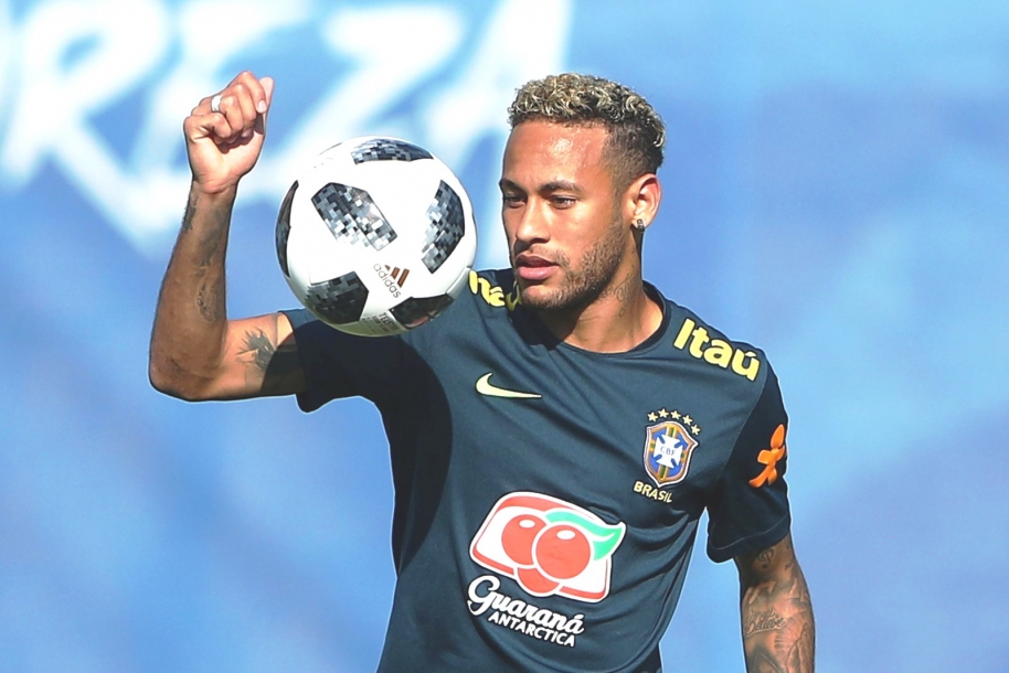 Pai de Neymar pede a amigos fim de brigas em redes sociais