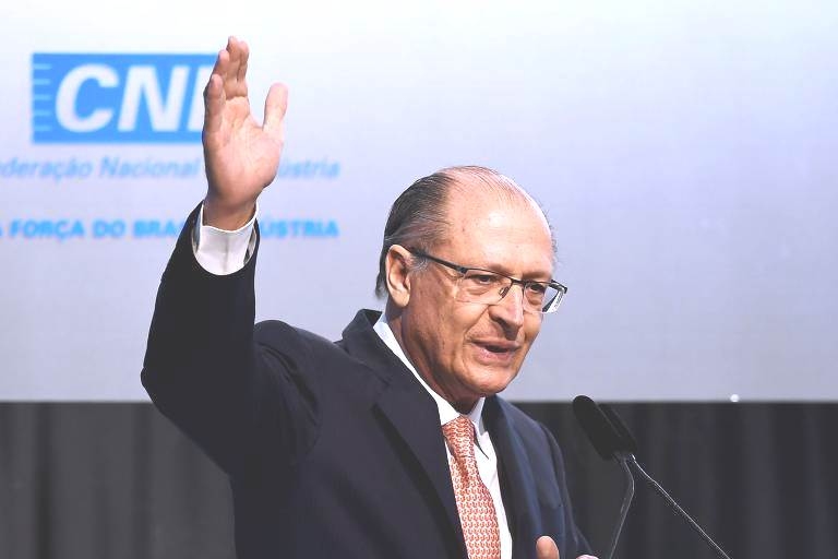 Alckmin faz promessas para atrair Centrão