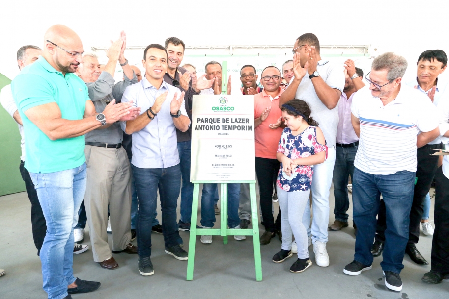 Lins entrega revitalização do Parque Antonio Temporim