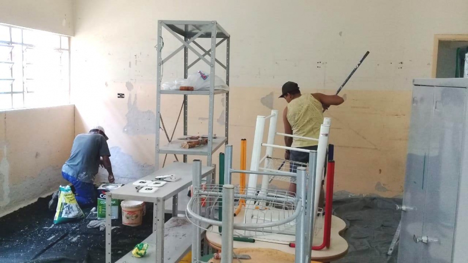 Pais se unem para reformar sala da Creche Thays de Almeida Alves 